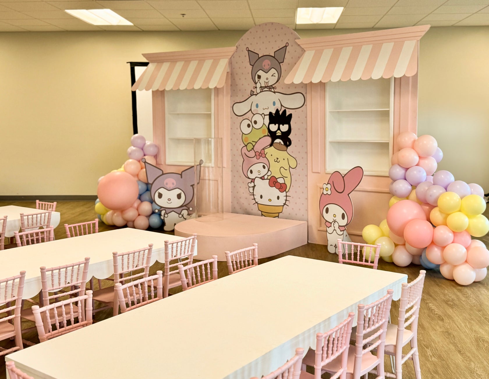 Large Hello Kitty Shop (3 Piece) - Image 2