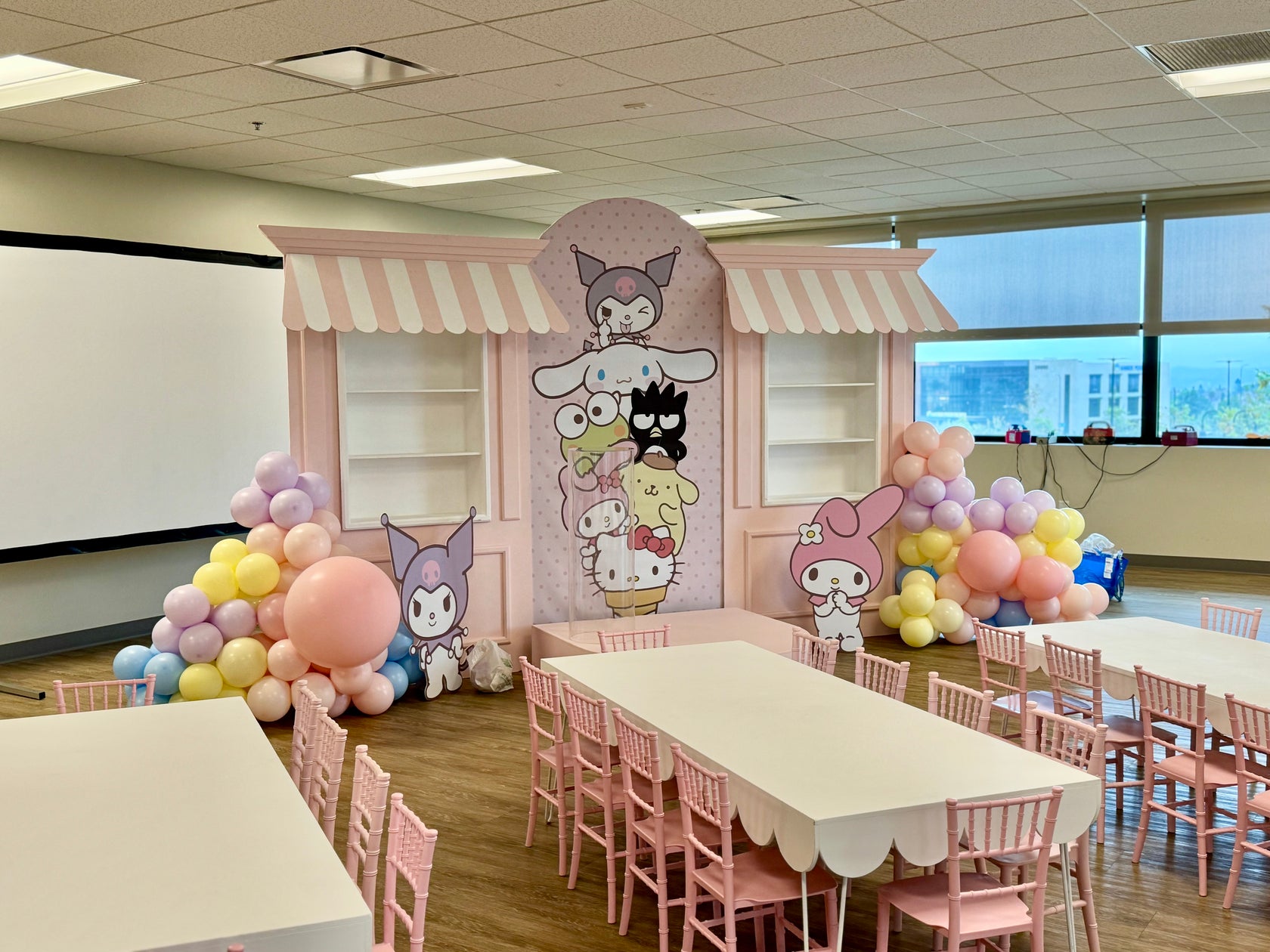 Scallop Kids Square Table - Image 4