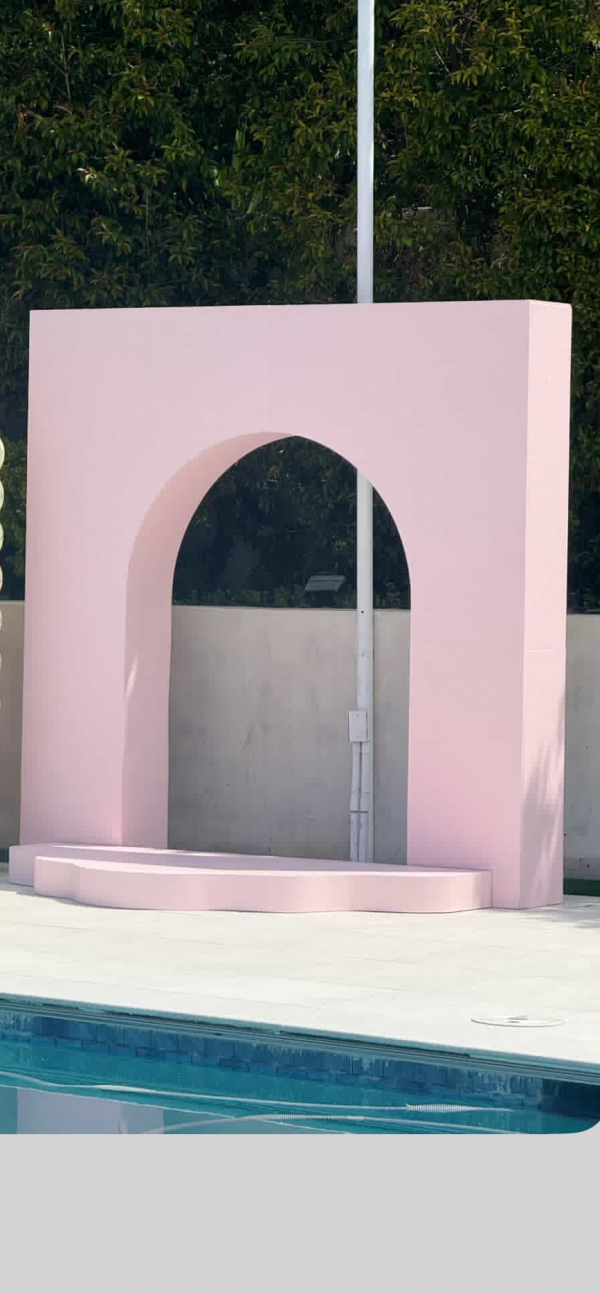 The Sweet Spotlight Backdrop and Wavy Stage