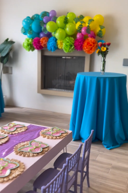 Cocktail Table - Round - Image 3